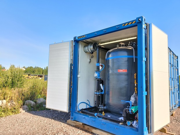 PFAS-yhdisteitä poistetaan hulevedestä kuvan puhdistuslaitteistolla